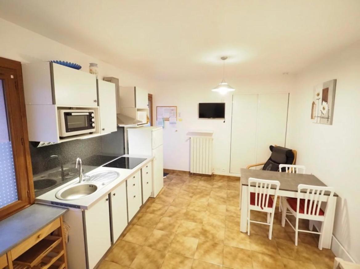 Studio Meuble Avec Terrasse Gréoux-les-Bains Εξωτερικό φωτογραφία